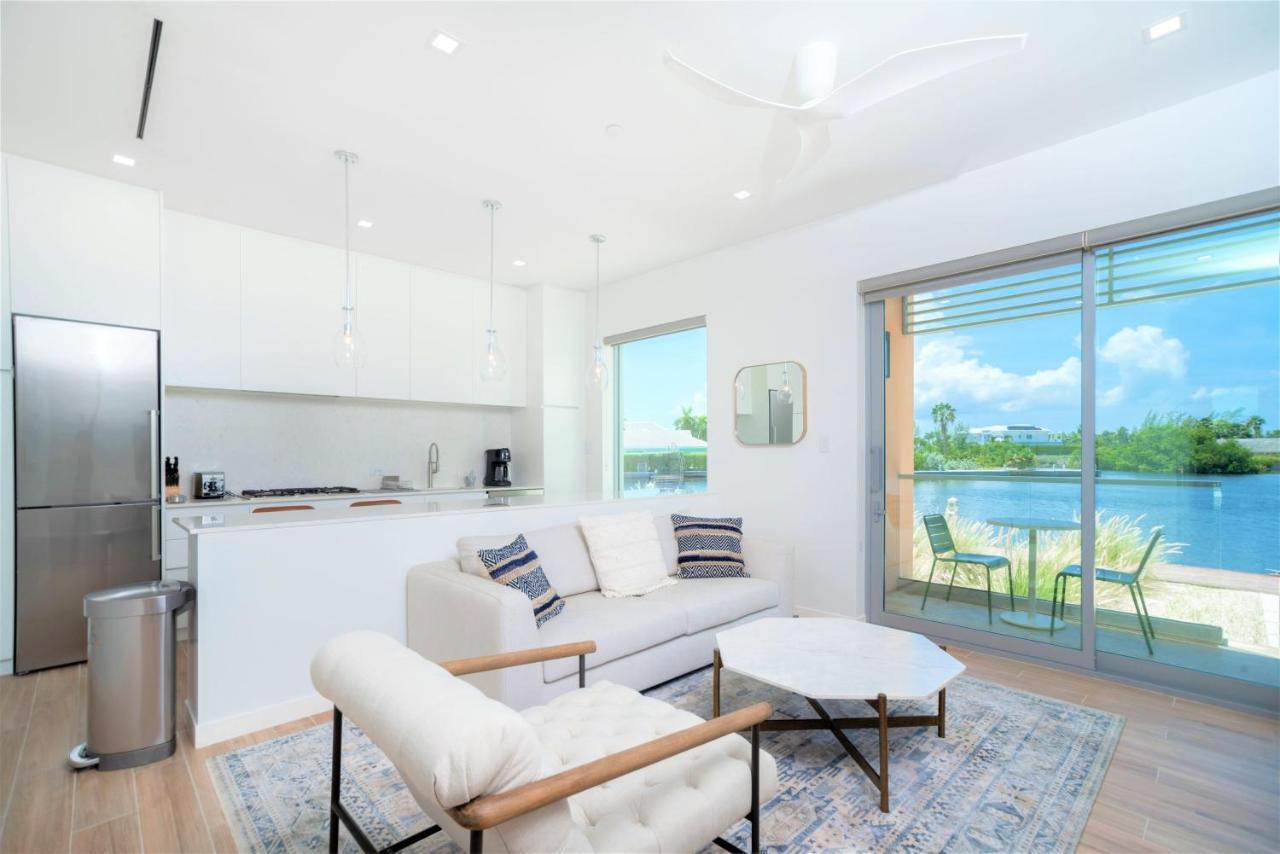 Cayman Luxury Rentals At One Canal Point Τζώρτζταουν Εξωτερικό φωτογραφία