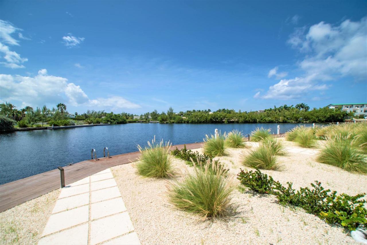 Cayman Luxury Rentals At One Canal Point Τζώρτζταουν Εξωτερικό φωτογραφία