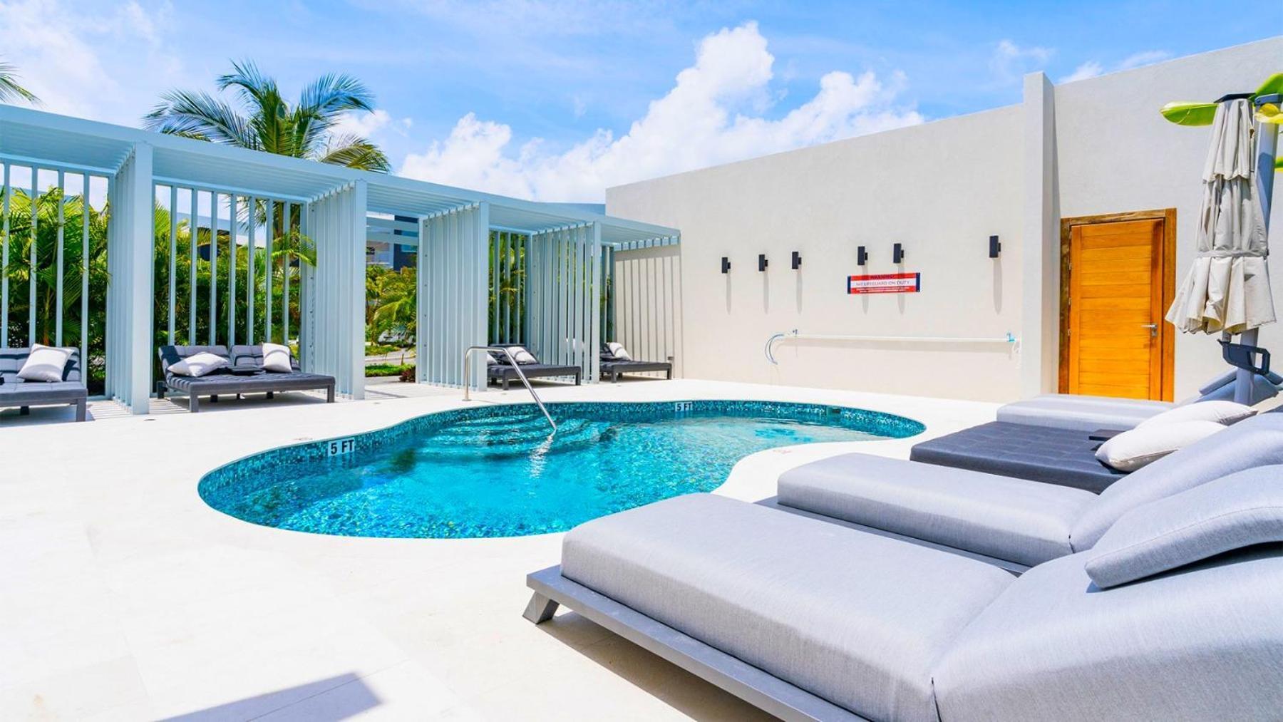 Cayman Luxury Rentals At One Canal Point Τζώρτζταουν Εξωτερικό φωτογραφία