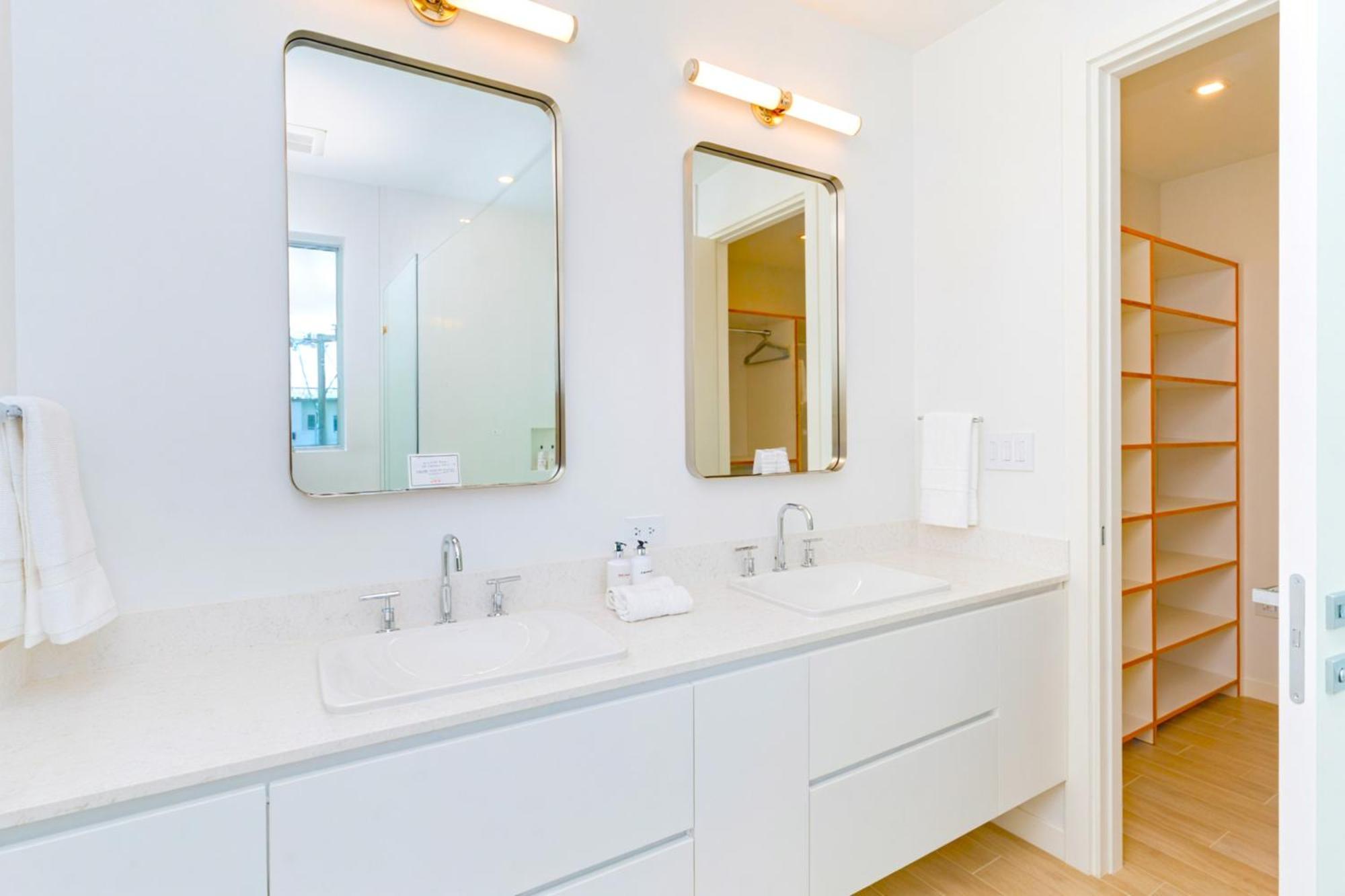 Cayman Luxury Rentals At One Canal Point Τζώρτζταουν Εξωτερικό φωτογραφία