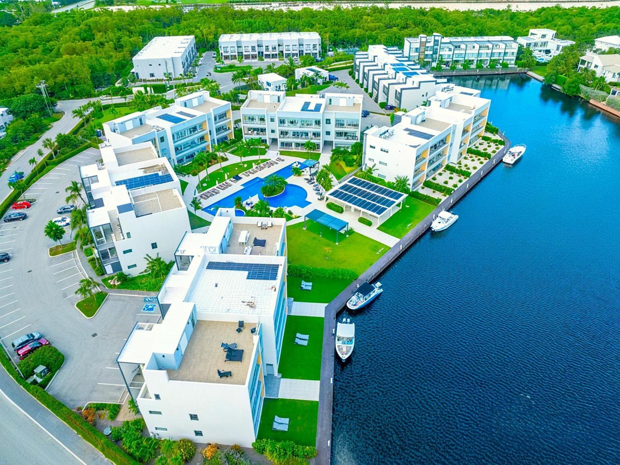 Cayman Luxury Rentals At One Canal Point Τζώρτζταουν Εξωτερικό φωτογραφία
